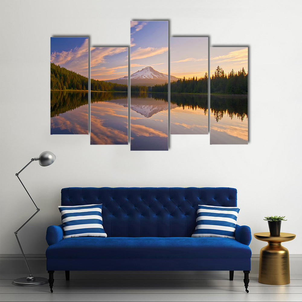 Sunrise In Trillium Lake In Oregon Canvas Wall Art
