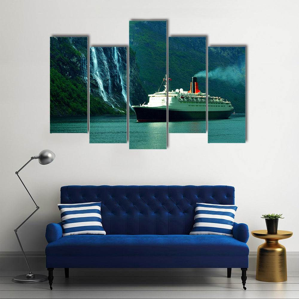 Queen Elizabeth II Cruise Ship Sailing In The Ocean Canvas Wall Art