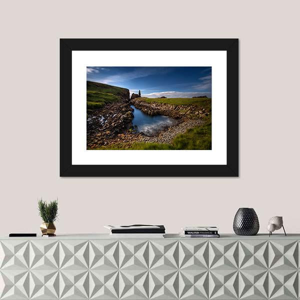 Rocky Coastline In Scotland Canvas Wall Art-1 Piece-Framed Print-20" x 16"-Tiaracle