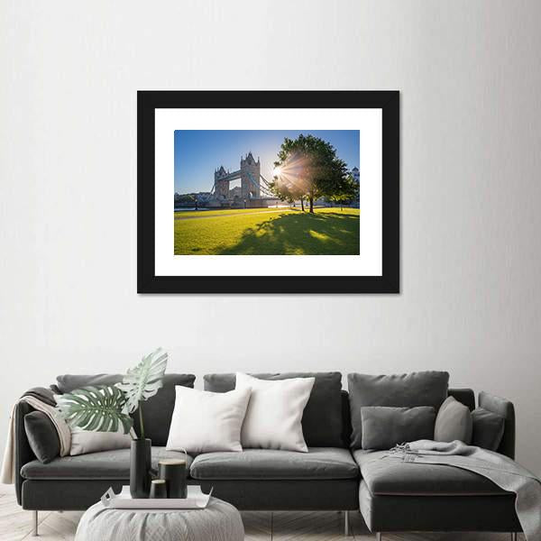 Sunrise At Tower Bridge Canvas Wall Art-1 Piece-Framed Print-20" x 16"-Tiaracle