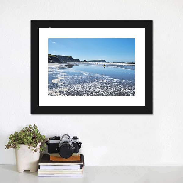 Canoes On Newport Sands Canvas Wall Art-1 Piece-Framed Print-20" x 16"-Tiaracle