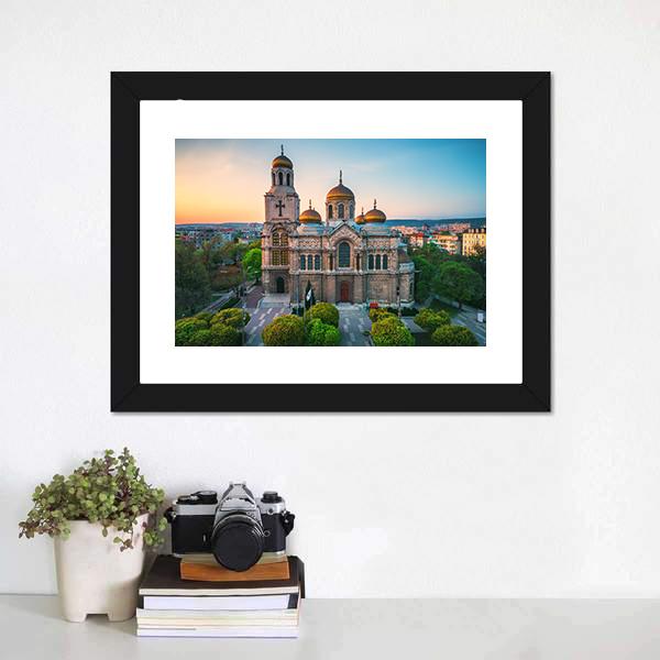 Cathedral In Varna Canvas Wall Art-1 Piece-Framed Print-20" x 16"-Tiaracle