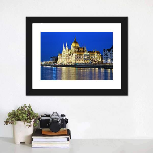 Hungarian Parliament Building Canvas Wall Art-1 Piece-Framed Print-20" x 16"-Tiaracle