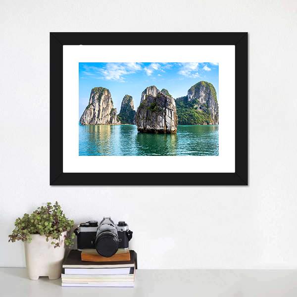 Limestone Islands Canvas Wall Art-1 Piece-Framed Print-20" x 16"-Tiaracle