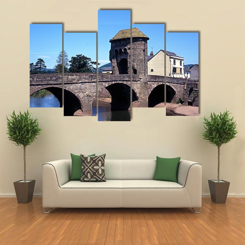 Monnow Bridge & Gatehouse Canvas Wall Art-5 Pop-Gallery Wrap-47" x 32"-Tiaracle