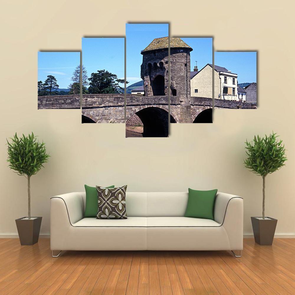 Monnow Bridge & Gatehouse Canvas Wall Art-5 Star-Gallery Wrap-62" x 32"-Tiaracle