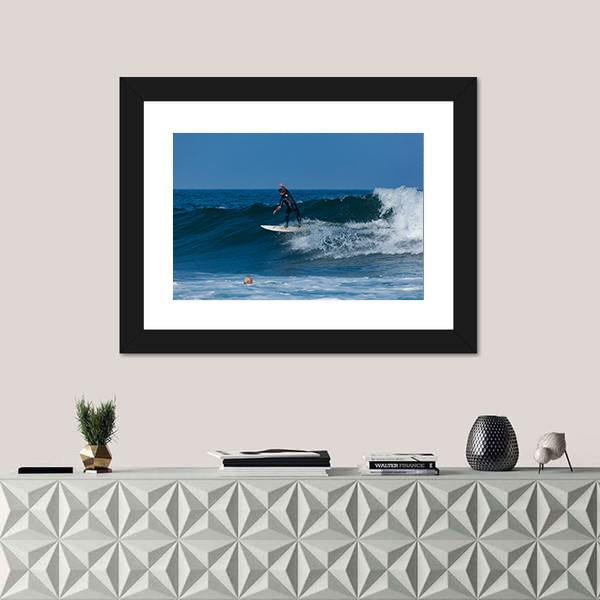 Surfers Enjoy The surfing Canvas Wall Art-1 Piece-Framed Print-20" x 16"-Tiaracle