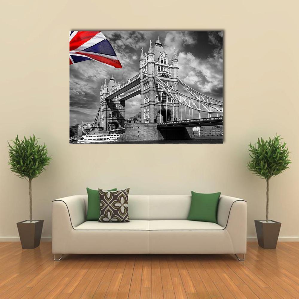 Tower Bridge London In Black & White Canvas Wall Art-1 Piece-Gallery Wrap-36" x 24"-Tiaracle