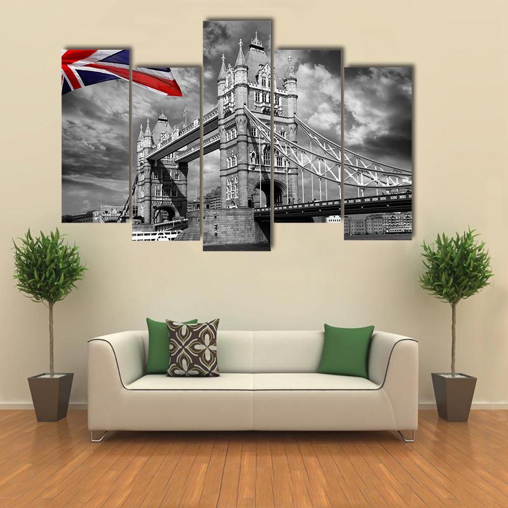 Tower Bridge London In Black & White Canvas Wall Art-5 Pop-Gallery Wrap-32" x 21"-Tiaracle