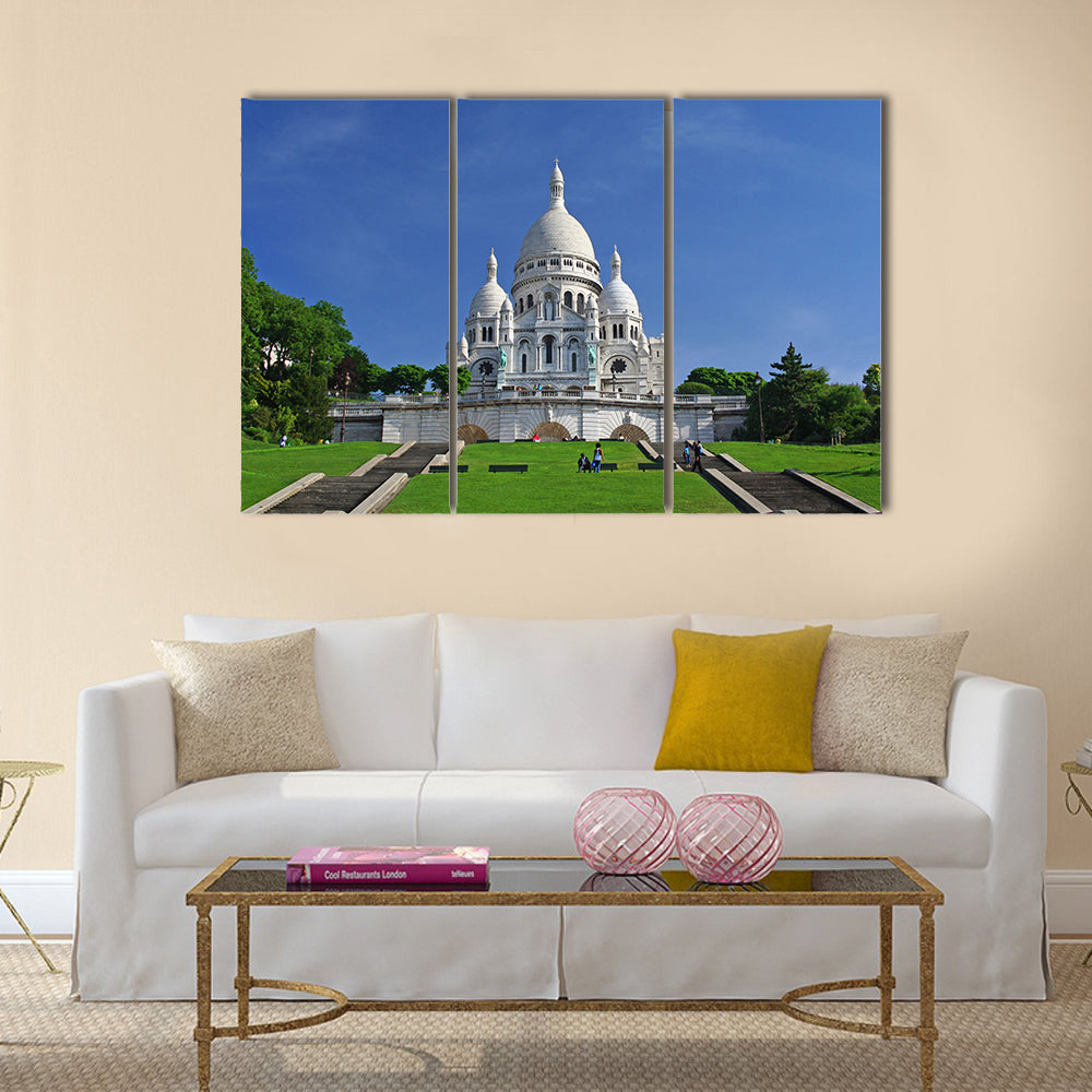 Sacré-cœur Basilica in Montmartre, Paris Canvas Wall Art