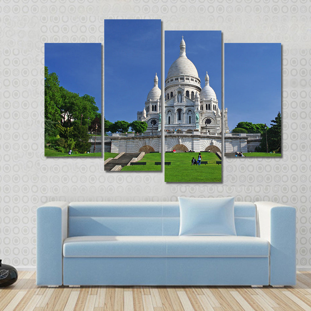 Sacré-cœur Basilica in Montmartre, Paris Canvas Wall Art