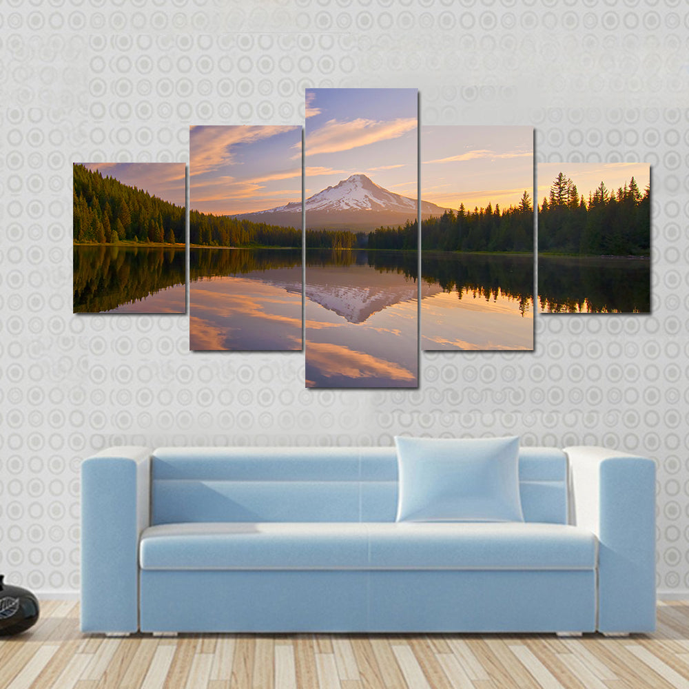 Sunrise In Trillium Lake In Oregon Canvas Wall Art