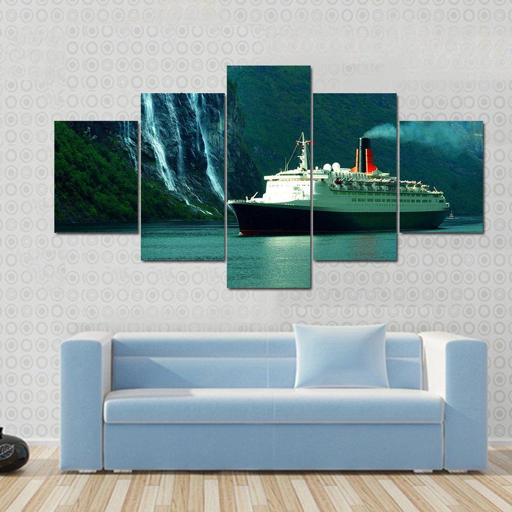 Queen Elizabeth II Cruise Ship Sailing In The Ocean Canvas Wall Art