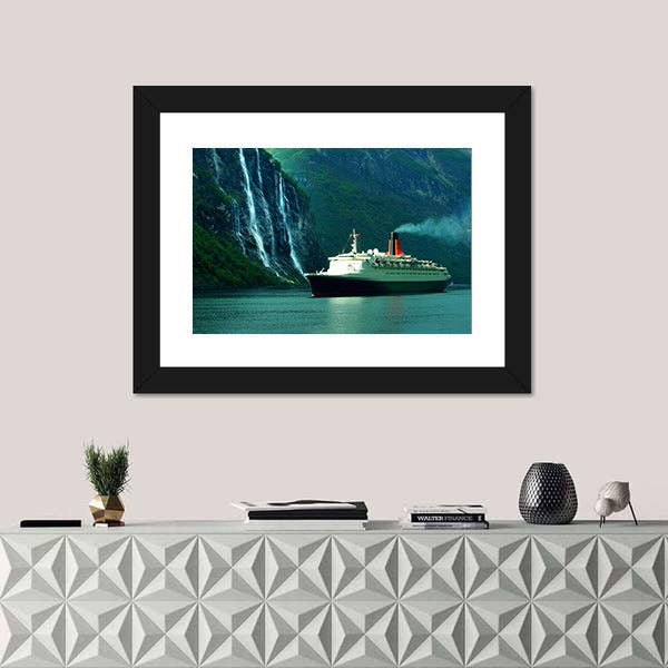 Queen Elizabeth II Cruise Ship Sailing In The Ocean Canvas Wall Art