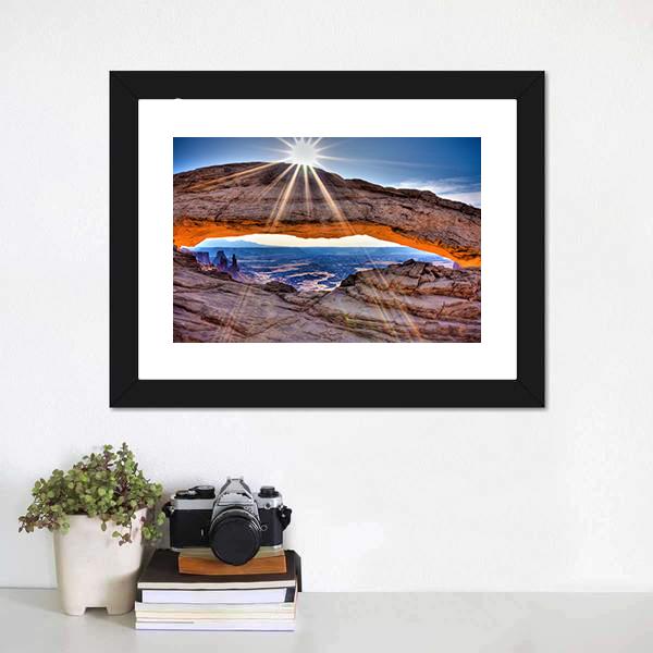 Mesa Arch At Sunrise Canvas Wall Art-1 Piece-Framed Print-20" x 16"-Tiaracle