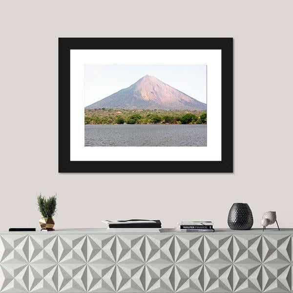 Nicaragua Lake Canvas Wall Art-1 Piece-Framed Print-20" x 16"-Tiaracle