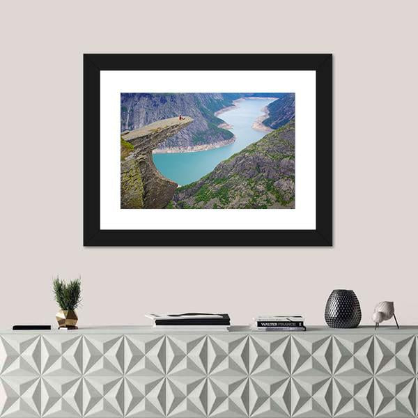 Picturesque Norway Landscape Trolltunga Canvas Wall Art-1 Piece-Framed Print-20" x 16"-Tiaracle