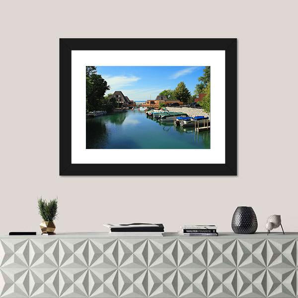 Popular Vacation Spot On Lake Michigan Canvas Wall Art-1 Piece-Framed Print-20" x 16"-Tiaracle