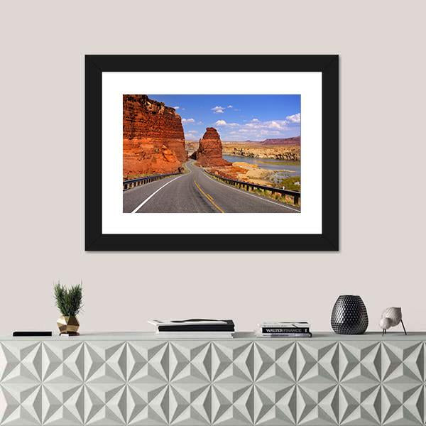 Scenic Desert Drive Canvas Wall Art-1 Piece-Framed Print-20" x 16"-Tiaracle