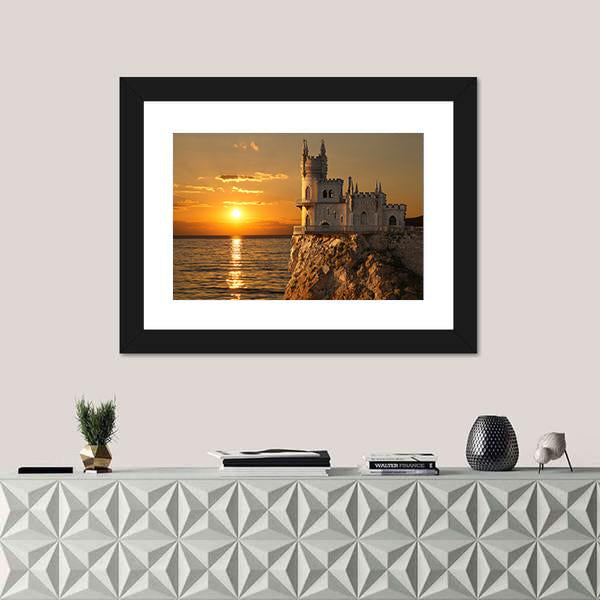 Swallows Nest Castle Canvas Wall Art-1 Piece-Framed Print-20" x 16"-Tiaracle