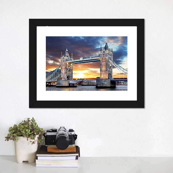 Tower Bridge UK Canvas Wall Art-1 Piece-Framed Print-20" x 16"-Tiaracle