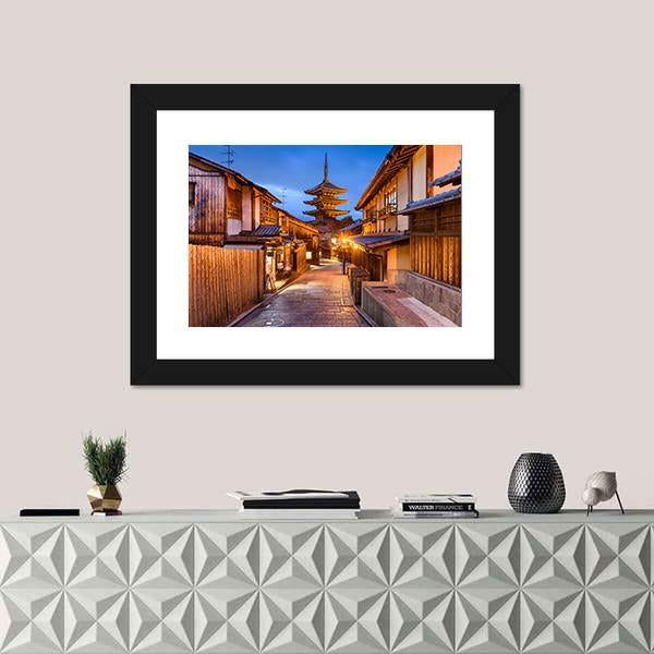 Yasaka Pagoda Temple Canvas Wall Art-1 Piece-Framed Print-20" x 16"-Tiaracle