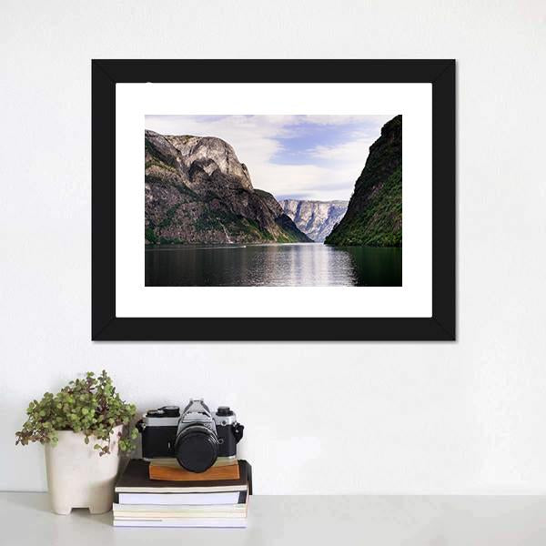 Amazing Norwegian Fjord Canvas Wall Art-1 Piece-Framed Print-20" x 16"-Tiaracle