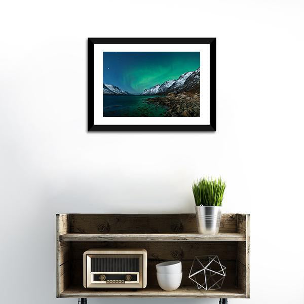 Aurora Borealis With Fjords Canvas Wall Art-1 Piece-Framed Print-20" x 16"-Tiaracle