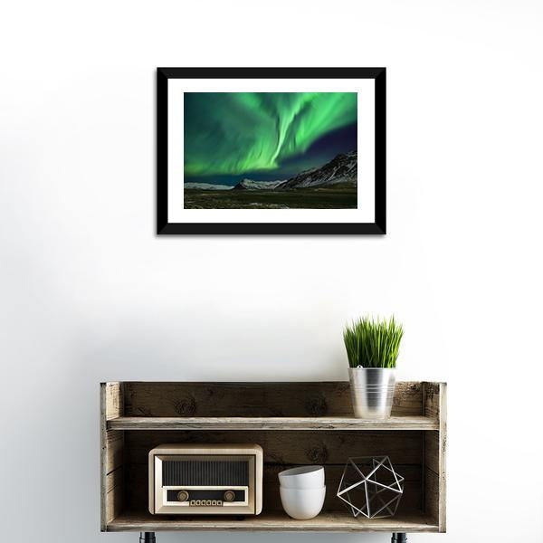 Aurora Polaris Above Mountains Canvas Wall Art-1 Piece-Framed Print-20" x 16"-Tiaracle