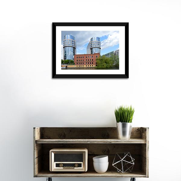 Berlin Moabit Canvas Wall Art-1 Piece-Framed Print-20" x 16"-Tiaracle