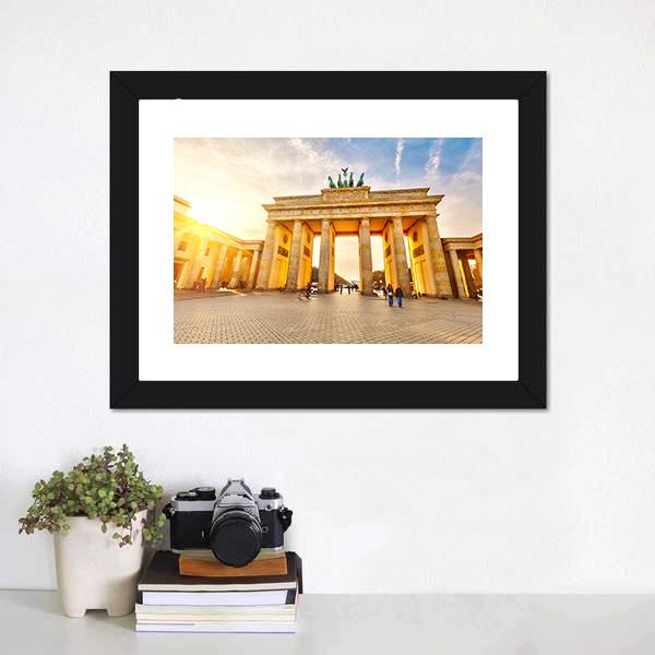 Brandenburg Gate At Sunset Canvas Wall Art-1 Piece-Framed Print-20" x 16"-Tiaracle