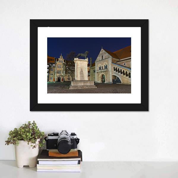 Braunschweig At Night Canvas Wall Art-1 Piece-Framed Print-20" x 16"-Tiaracle