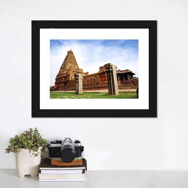 Brihadeeswarar Temple India Canvas Wall Art-1 Piece-Framed Print-20" x 16"-Tiaracle