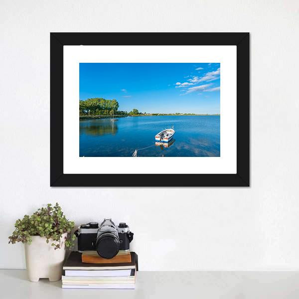 Burger Inland Lake Canvas Wall Art-1 Piece-Framed Print-20" x 16"-Tiaracle