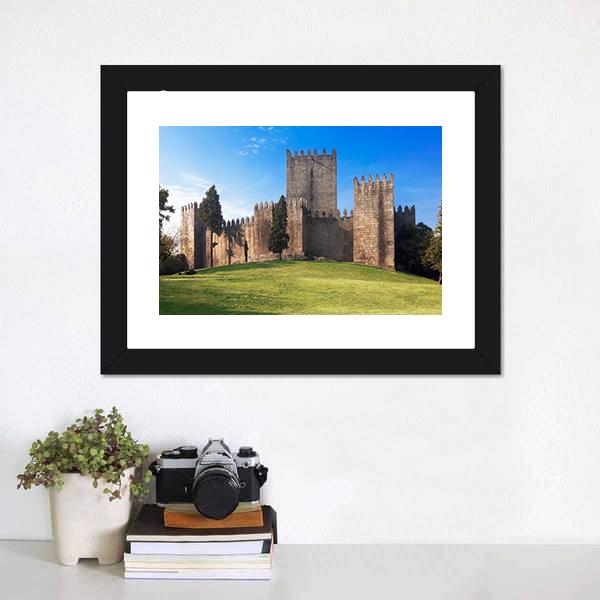 Castelo de Guimaraes Canvas Wall Art-1 Piece-Framed Print-20" x 16"-Tiaracle