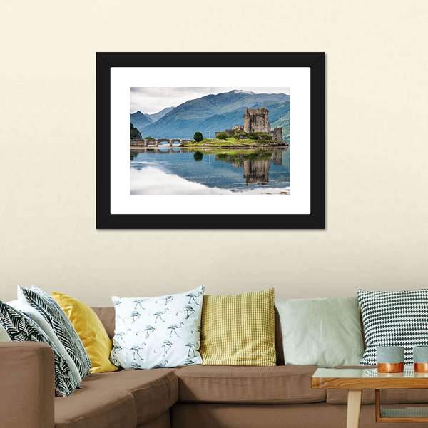 Eilean Donan Castle Canvas Wall Art-1 Piece-Framed Print-20" x 16"-Tiaracle