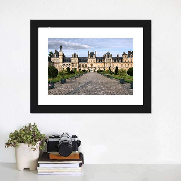 Fontainebleau Castle Canvas Wall Art-1 Piece-Framed Print-20" x 16"-Tiaracle