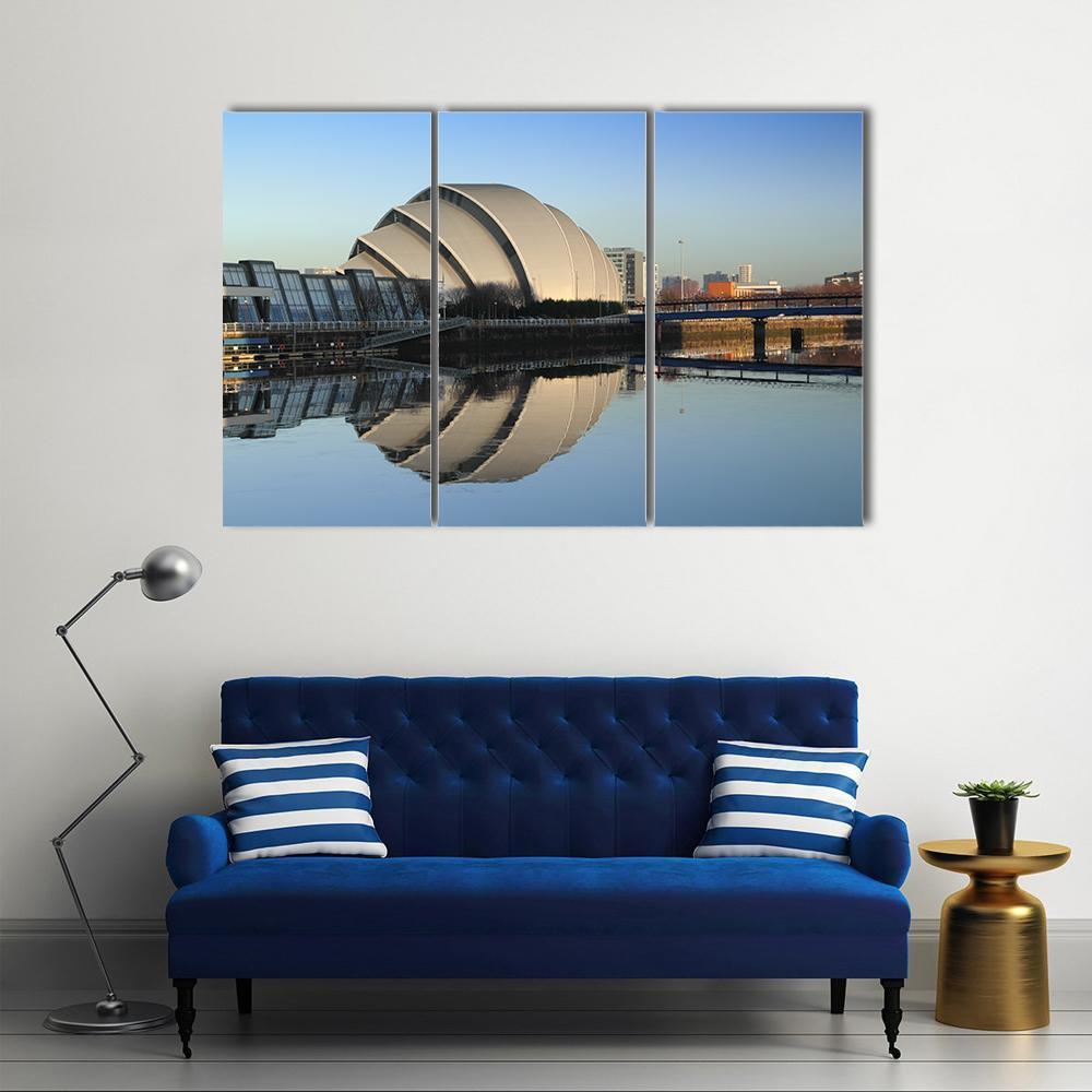 Glasgow Armadillo In Winter Canvas Wall Art-4 Pop-Gallery Wrap-50" x 32"-Tiaracle