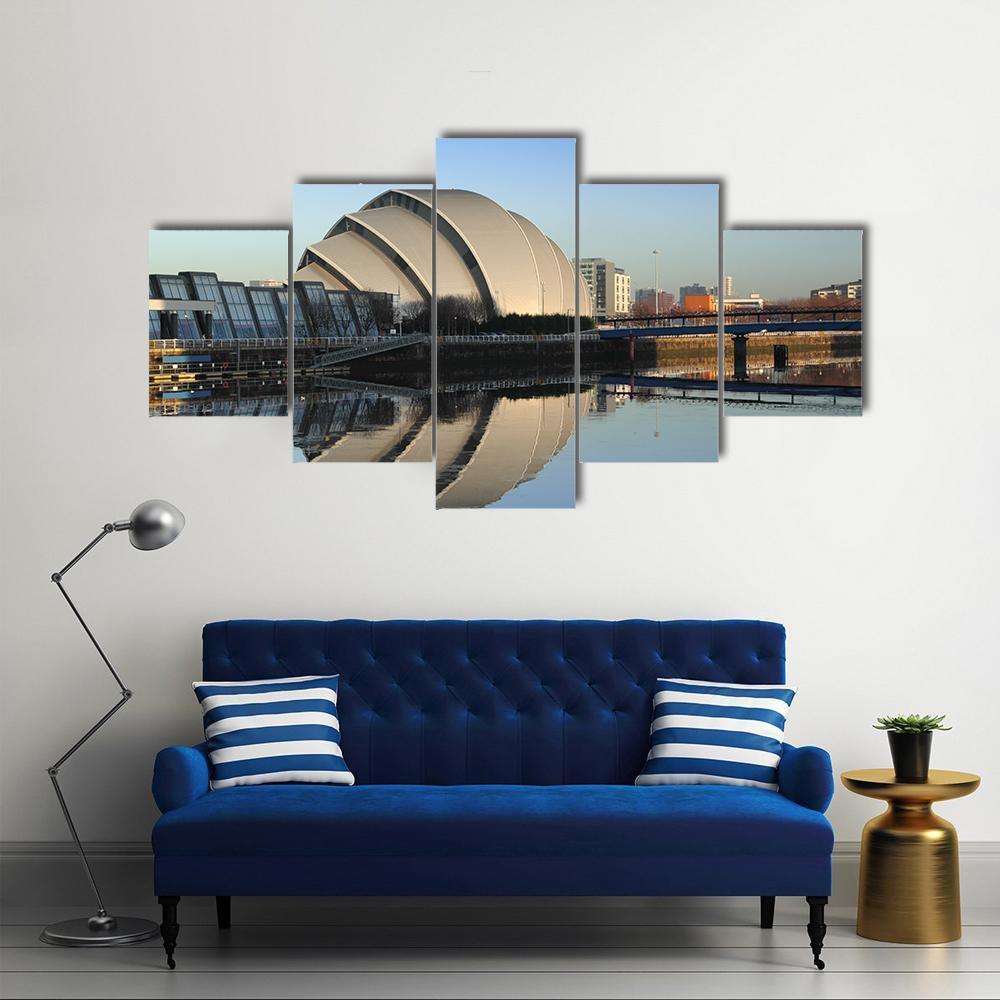 Glasgow Armadillo In Winter Canvas Wall Art-5 Star-Gallery Wrap-62" x 32"-Tiaracle