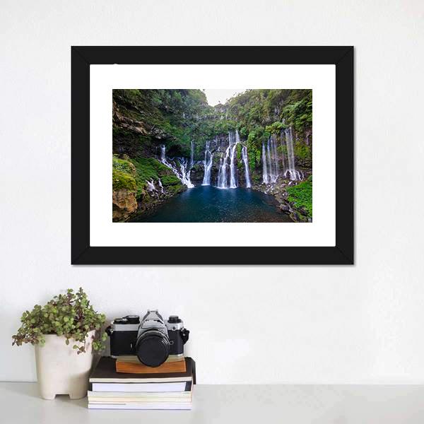 Grand Galet Waterfall Canvas Wall Art-1 Piece-Framed Print-20" x 16"-Tiaracle