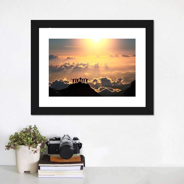 Group Of People On Hill Canvas Wall Art-1 Piece-Framed Print-20" x 16"-Tiaracle