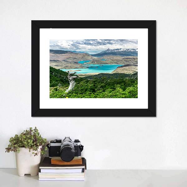 Hiking To Britanico Canvas Wall Art-1 Piece-Framed Print-20" x 16"-Tiaracle