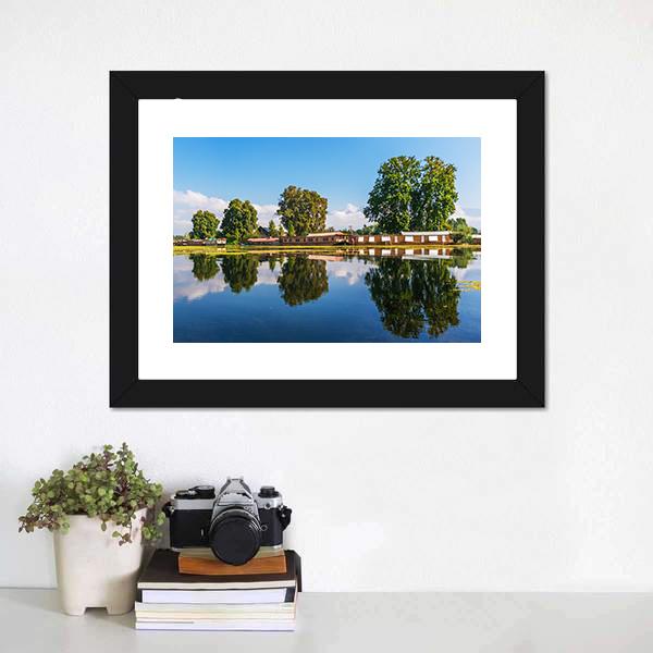 Houseboats In Jammu &amp; Kashmir Canvas Wall Art-1 Piece-Framed Print-20" x 16"-Tiaracle