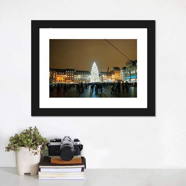 Kleber Strasbourg At Christmas Canvas Wall Art-1 Piece-Framed Print-20" x 16"-Tiaracle