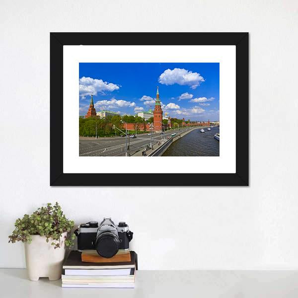 Kremlin In Moscow Canvas Wall Art-1 Piece-Framed Print-20" x 16"-Tiaracle