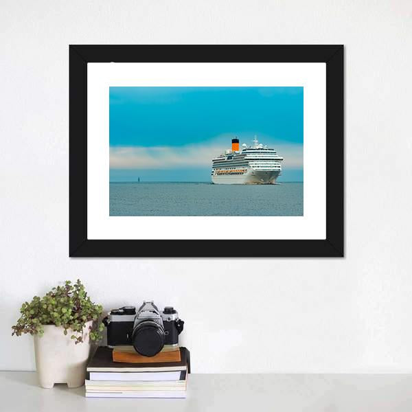 Large Royal Cruise Canvas Wall Art-1 Piece-Framed Print-20" x 16"-Tiaracle