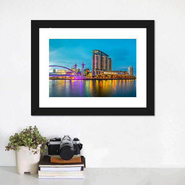 Lowry Theater Manchester Canvas Wall Art-1 Piece-Framed Print-20" x 16"-Tiaracle