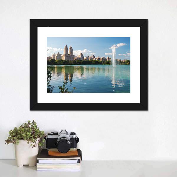 Manhattan Skyline With Fountain Canvas Wall Art-1 Piece-Framed Print-20" x 16"-Tiaracle