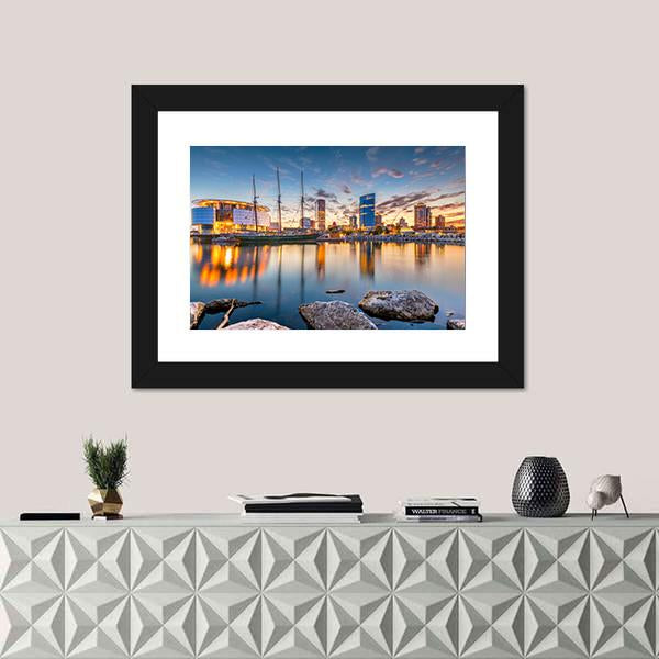 Milwaukee City Skyline Canvas Wall Art-1 Piece-Framed Print-20" x 16"-Tiaracle
