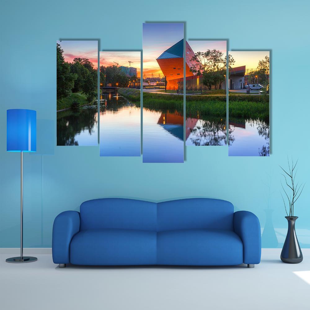 Museum Of Second World War Canvas Wall Art-5 Pop-Gallery Wrap-47" x 32"-Tiaracle